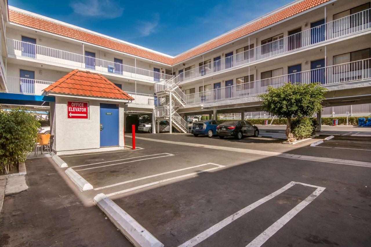 Motel 6 Monterey Park Exterior photo