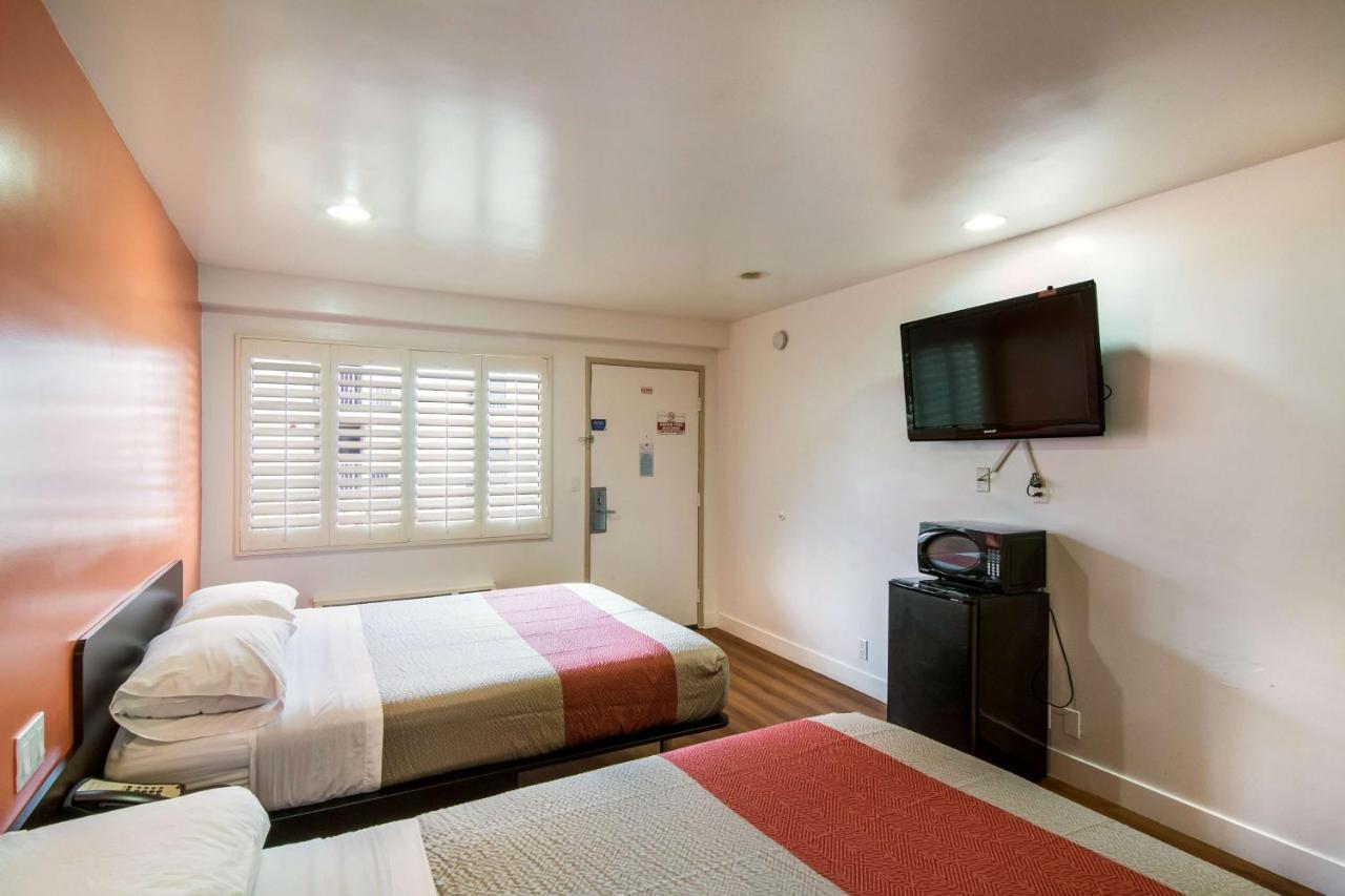 Motel 6 Monterey Park Exterior photo