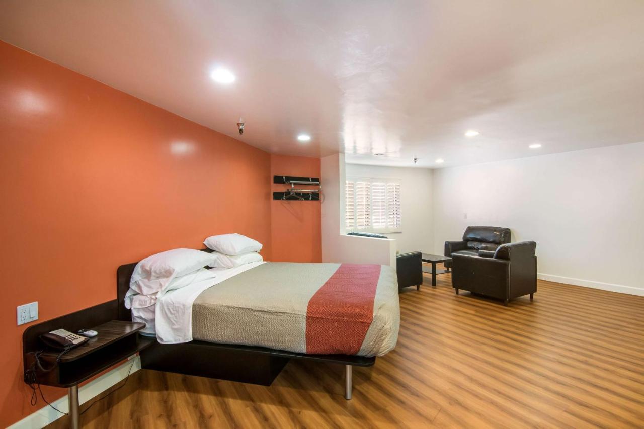 Motel 6 Monterey Park Exterior photo